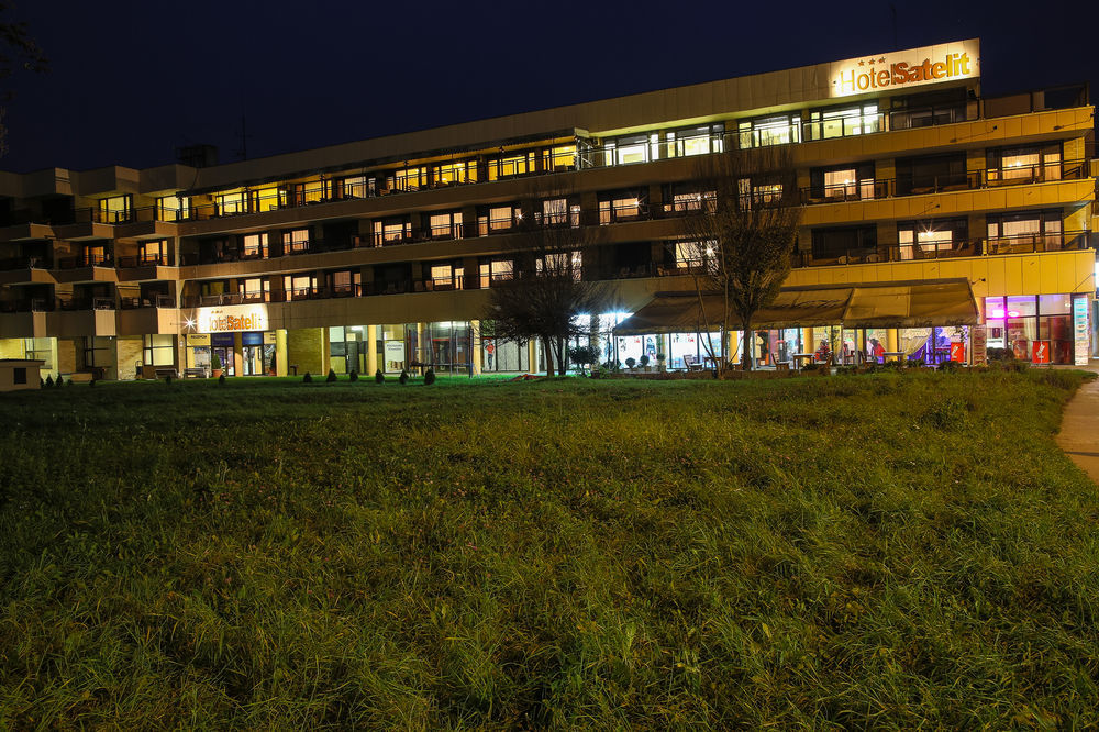Hotel Satelit Pöstyén Kültér fotó
