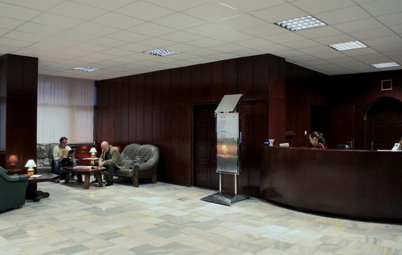 Hotel Satelit Pöstyén Kültér fotó
