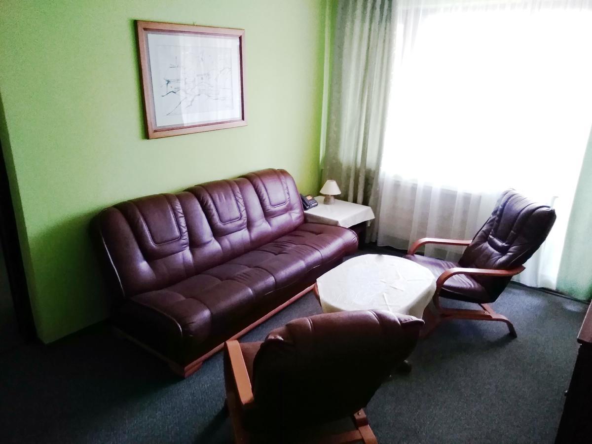 Hotel Satelit Pöstyén Kültér fotó